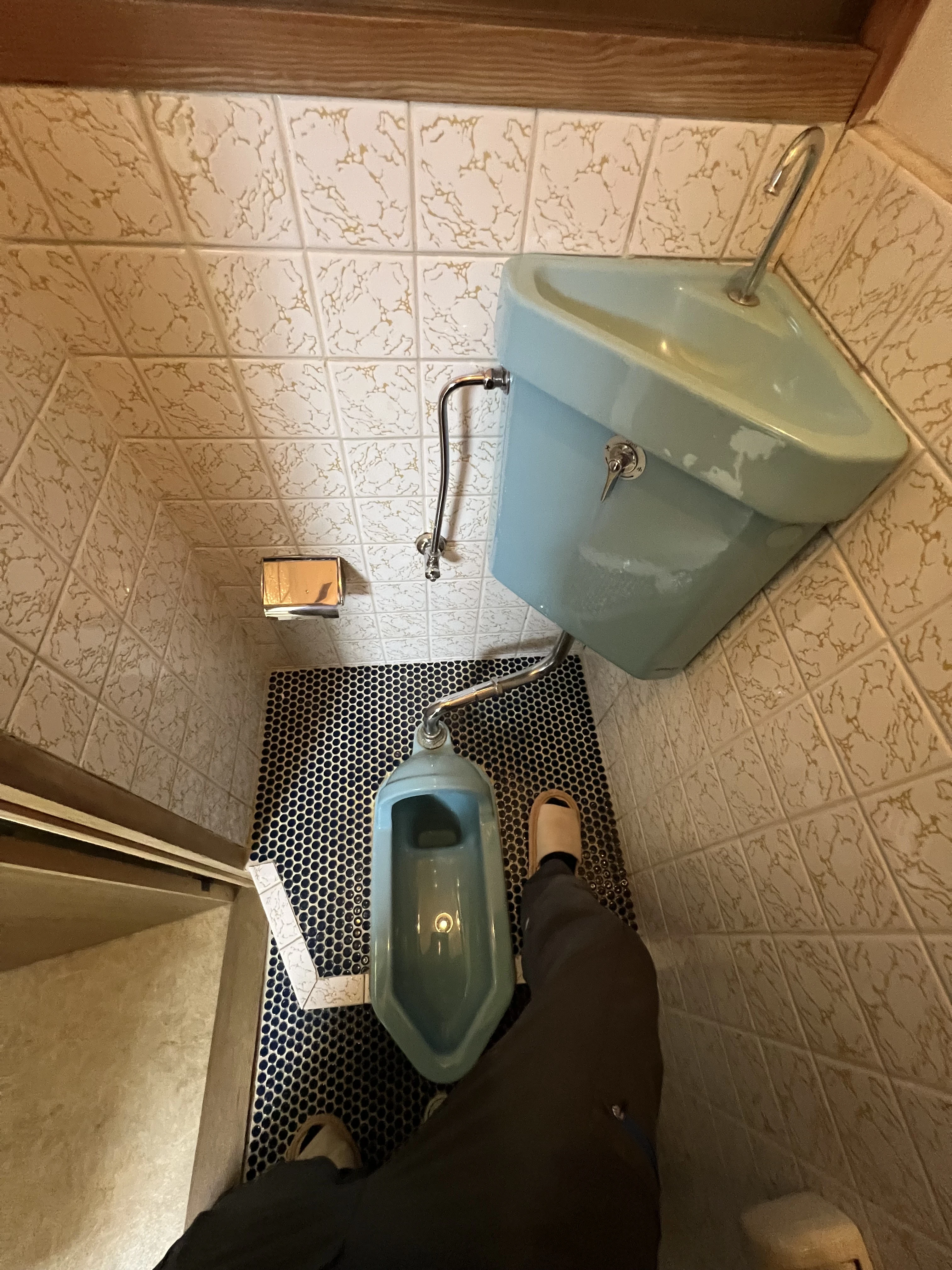 トイレ改修前の施工写真